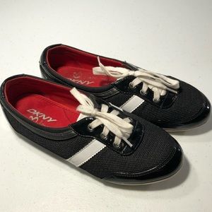 DKNY Sneakers EG 1202 Women’s Size 9 Black And White 23222024